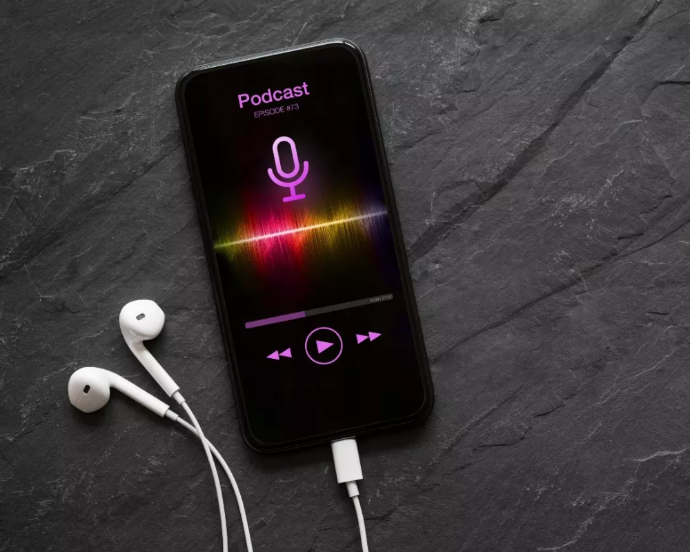 Free Podcast Apps to Stay Entertained on the Go
